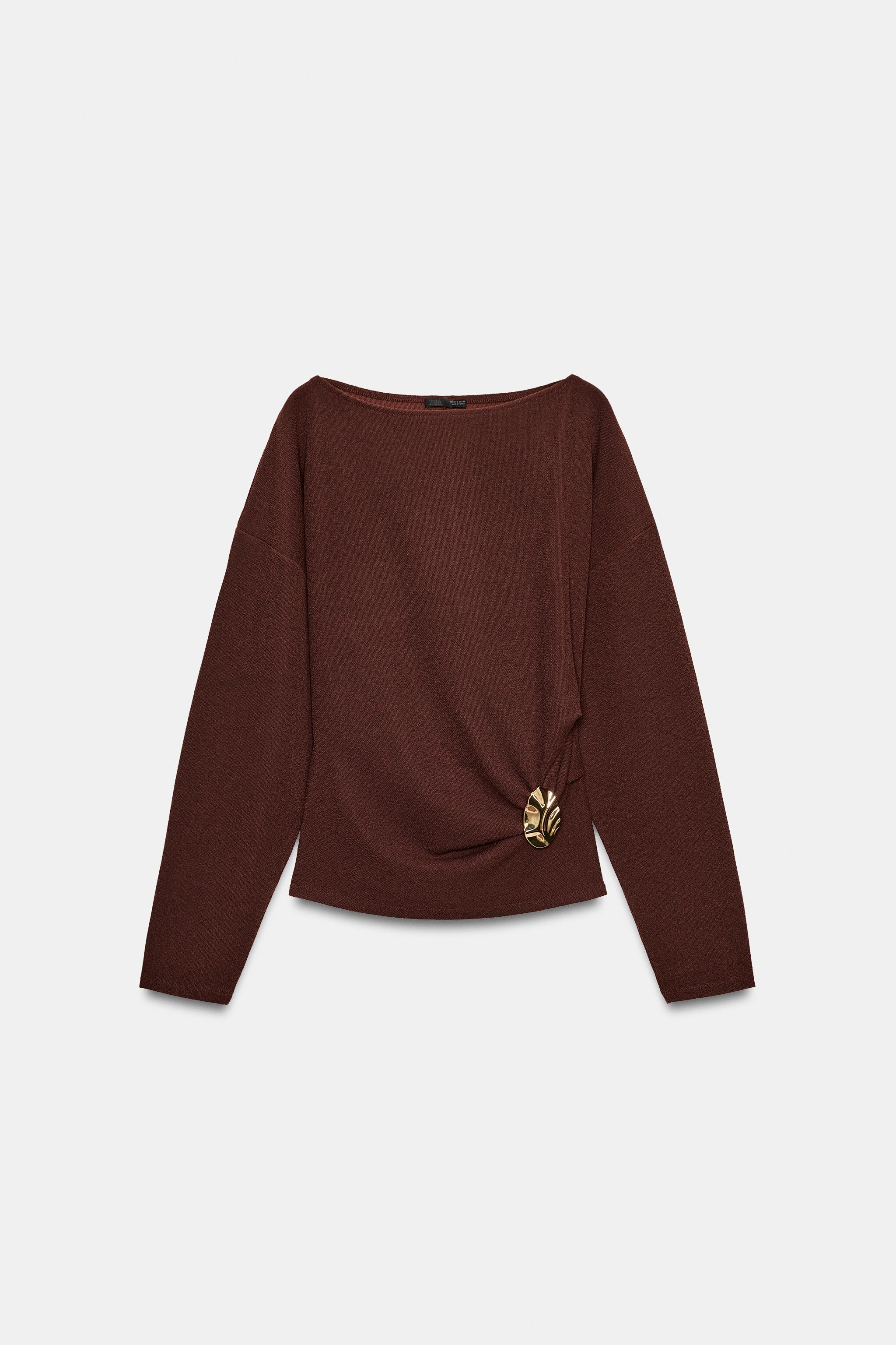 BUCKLE TEXTURED TOP